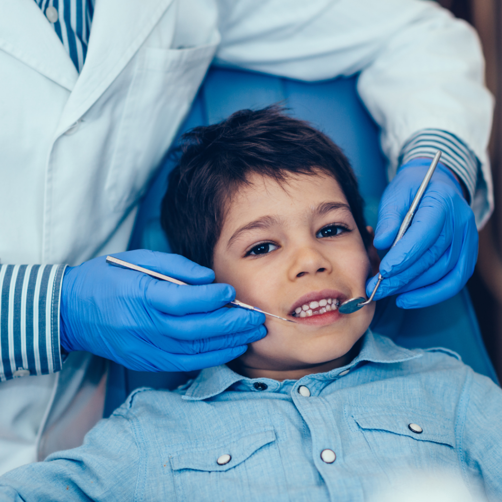 tips agar anak tidak takut ke dokter gigi