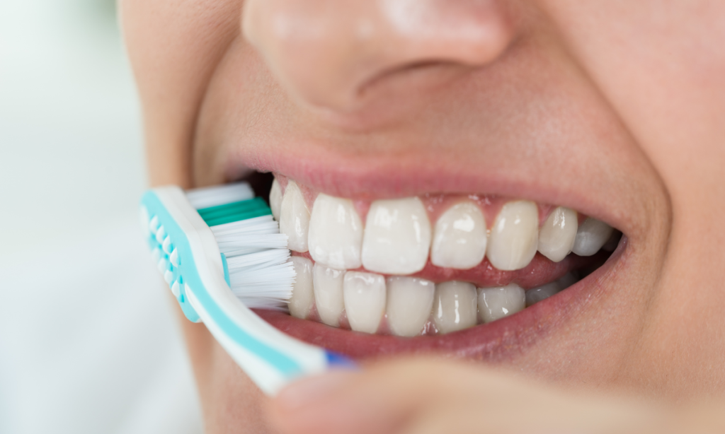 Mitos atau Fakta: Banyak Pasta Gigi Bikin Gigi Lebih Bersih?